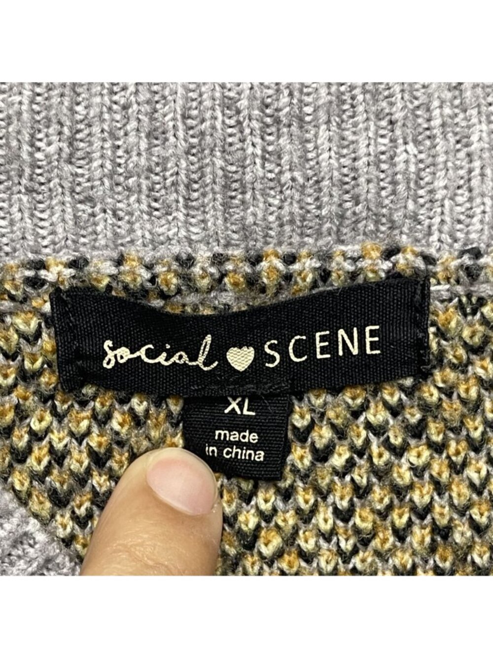 Social Scene XL Teddy Bear Knit Sweater Gray Yellow V-Neck Pullover Lightweight - Picture 2 of 5